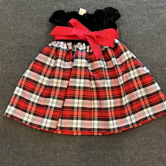 Red and black dress - Picture 3 of 4